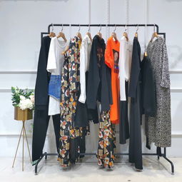 不僅是做服裝，更是引領革新——潮牌女裝折扣批發“火狐貍”走份新趨勢