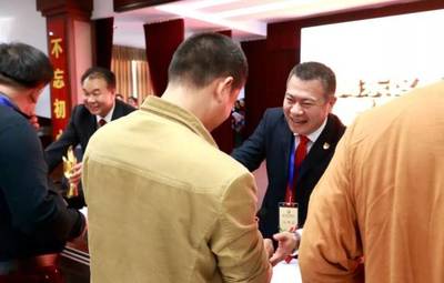 暢敘桑梓情 共謀新發(fā)展 投資興辦實(shí)業(yè)，共建家鄉(xiāng)未來(lái)